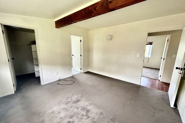 Photo of property in 1 Gosford Drive, Botany Downs, Auckland, 2010