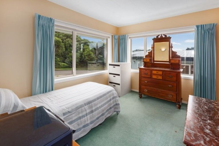 Photo of property in 6 Compass Way, Whitby, Porirua, 5024