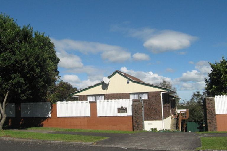 Photo of property in 10 Lewisham Street, Highland Park, Auckland, 2010