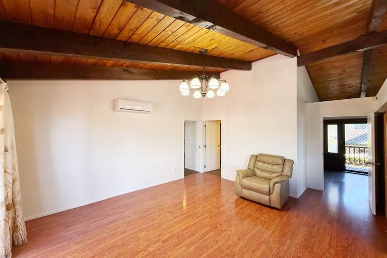 Photo of property in 113 Luckens Road, West Harbour, Auckland, 0618