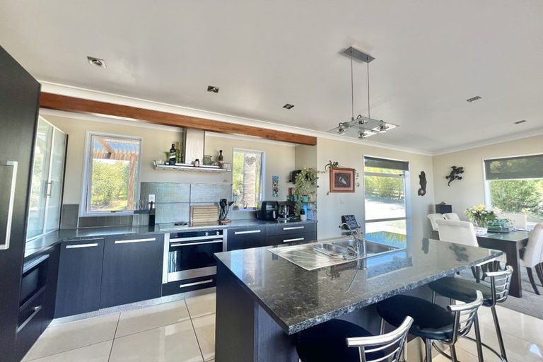 Photo of property in 8 Ocean View Road, Cable Bay, 0420