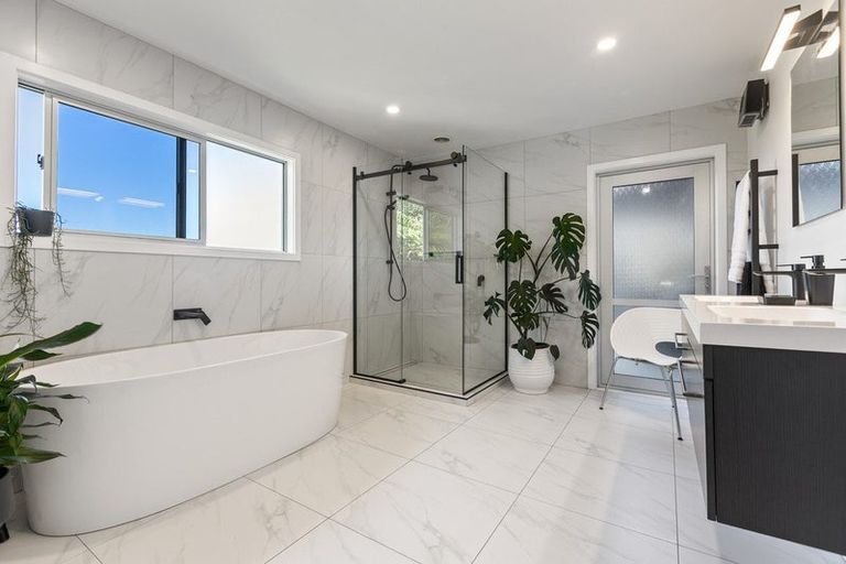 Photo of property in 418 Kaipikari Road, Urenui, 4375