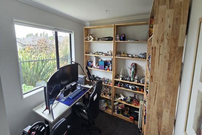 Photo of property in 24 Luxembourg Crescent, Halswell, Christchurch, 8025