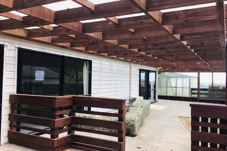 Photo of property in 54 Pinetone Road, Kumeu, 0892