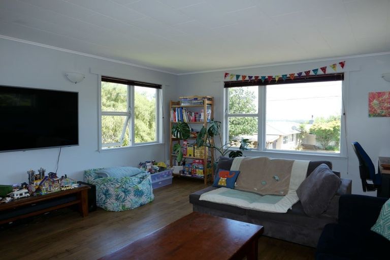 Photo of property in 46 Kaitawa Crescent, Paraparaumu, 5032