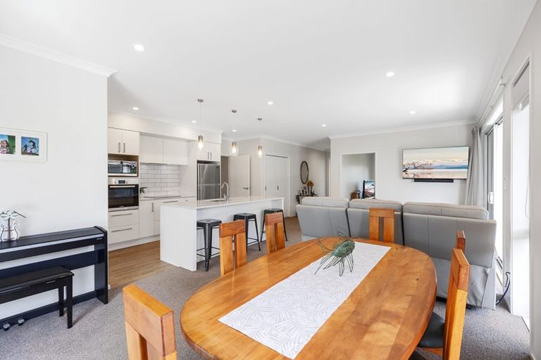 Photo of property in 77 Sandhurst Drive, Papamoa Beach, Papamoa, 3118