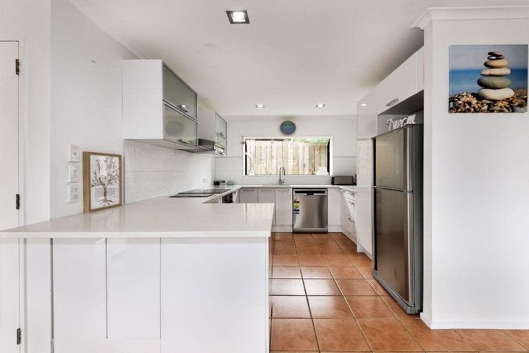 Photo of property in 147a View Road, Sunnyvale, Auckland, 0612