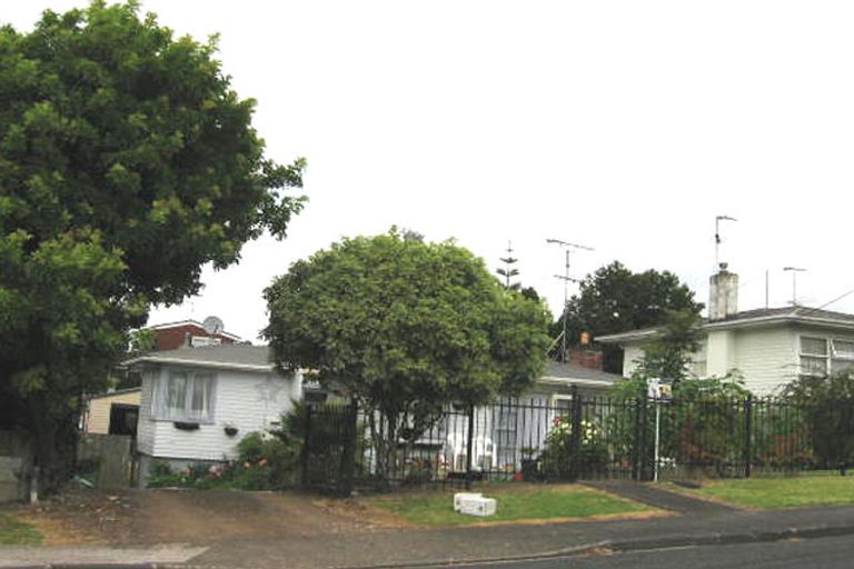 Photo of property in 32 Levesque Street, Birkdale, Auckland, 0626