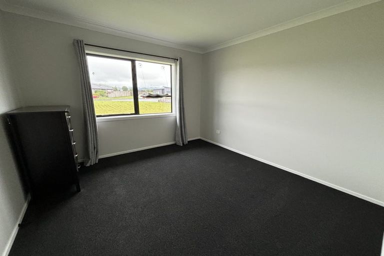 Photo of property in 8 Ash Close, Levin, 5510