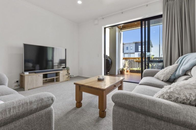 Photo of property in 2a Harakeke Road, Hobsonville, Auckland, 0616