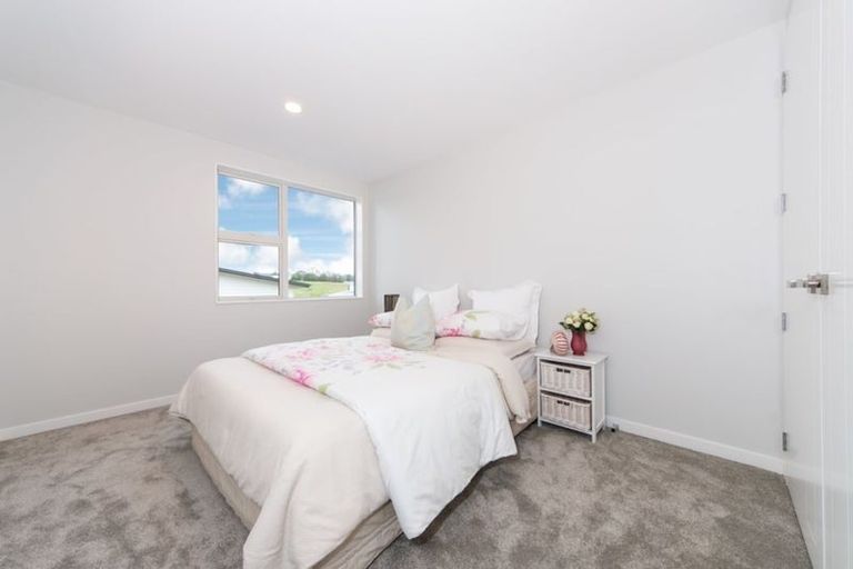 Photo of property in 4 Carder Holland Way, Hobsonville, Auckland, 0618