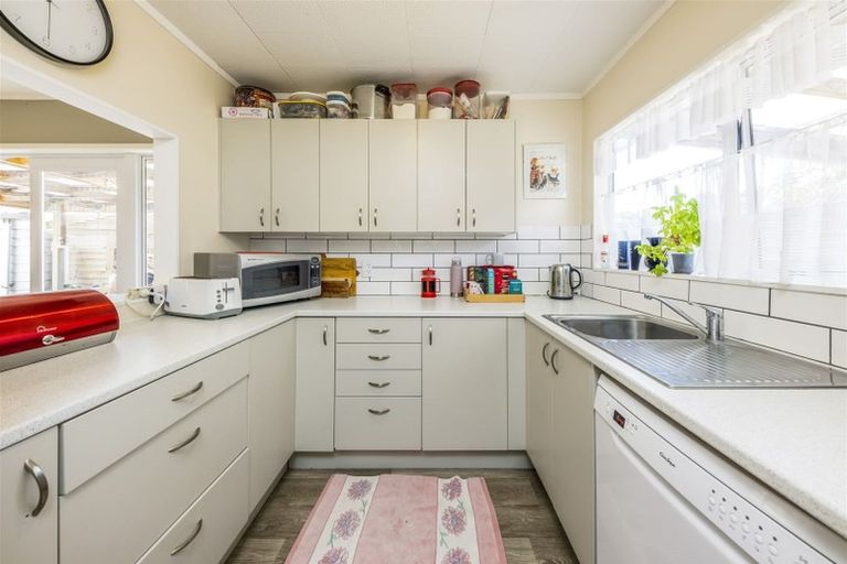 Photo of property in 56 Hamilton Drive, Waiuku, 2123