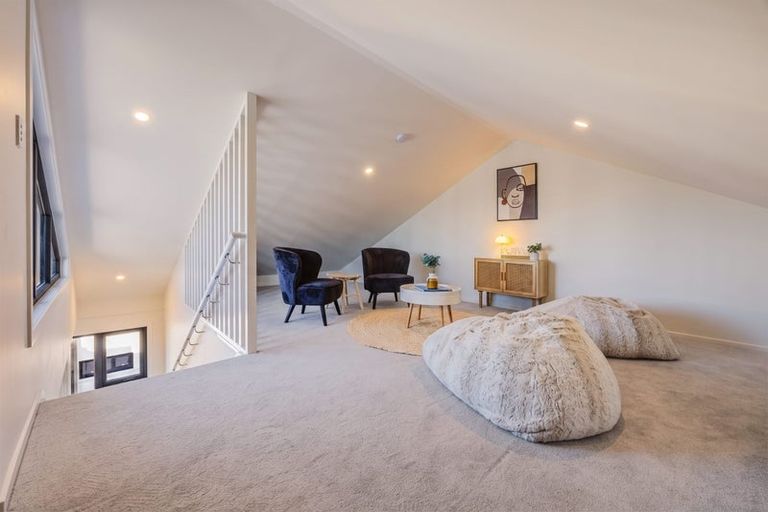 Photo of property in 11 Kaaramuramu Lane, Mangere Bridge, Auckland, 2022