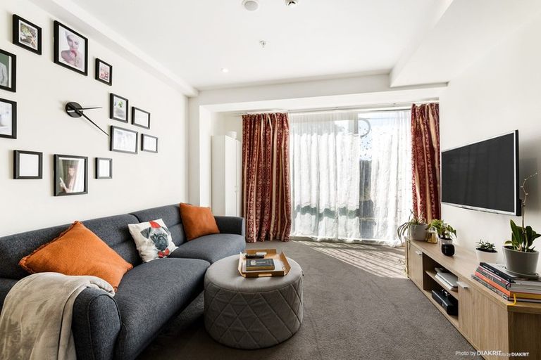 Photo of property in Nouvo Apartments, 2/21c Rugby Street, Mount Cook, Wellington, 6021