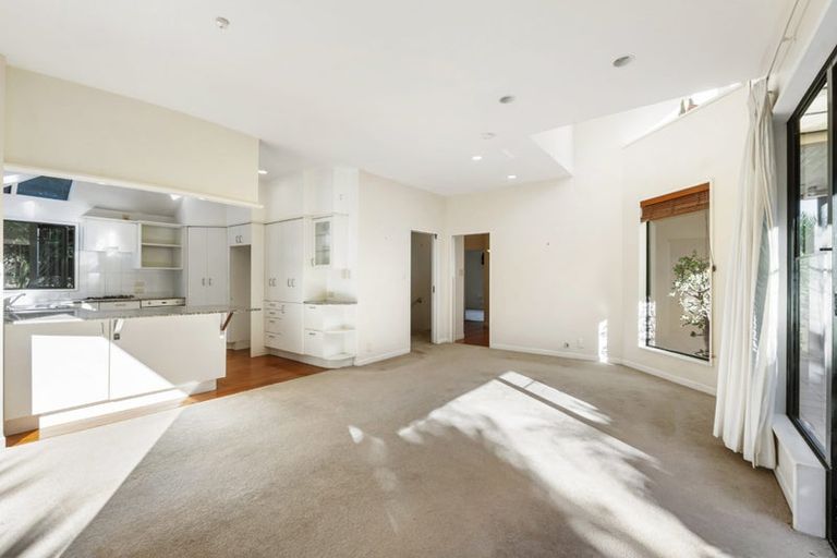 Photo of property in 31 Jubilee Avenue, Devonport, Auckland, 0624