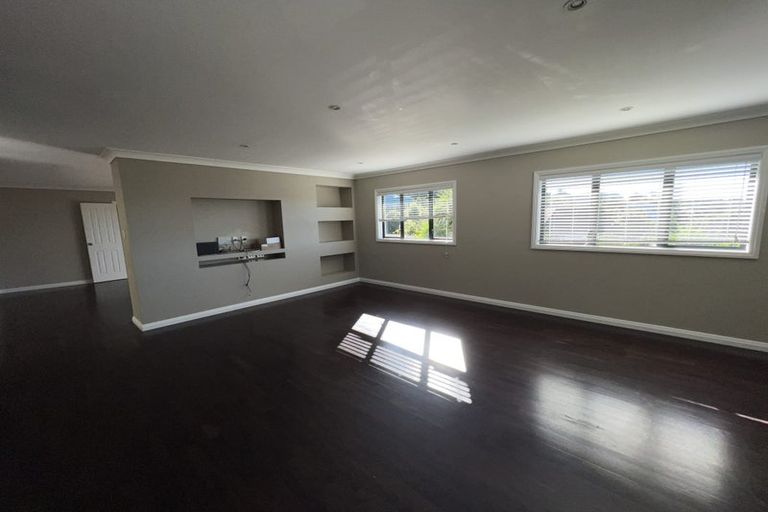 Photo of property in 2 Bellbird Rise, Murrays Bay, Auckland, 0630