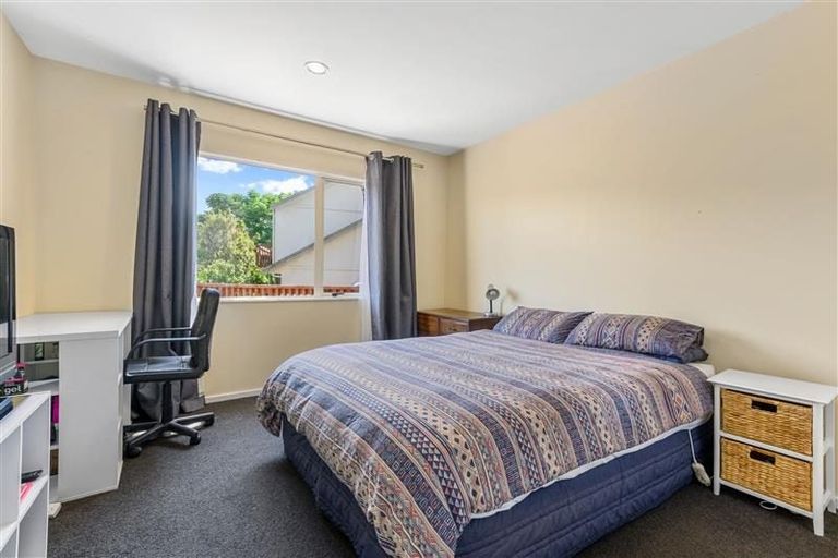 Photo of property in 3/96 Balmain Road, Chatswood, Auckland, 0626