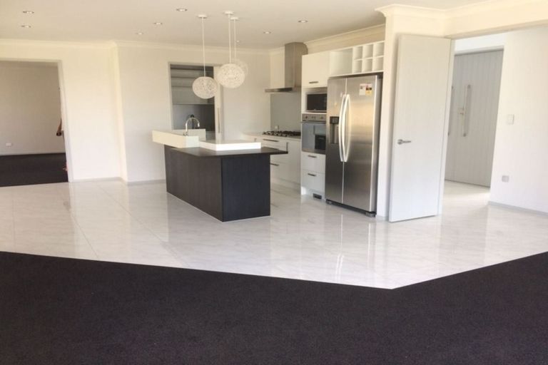 Photo of property in 18 Milano Boulevard, Karaka, Papakura, 2113