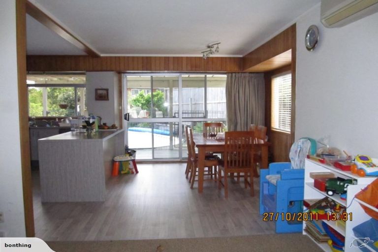 Photo of property in 10 Helvetia Drive, Browns Bay, Auckland, 0630