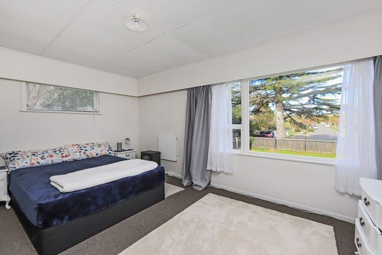 Photo of property in 16 Mangarau Crescent, Havelock North, 4130