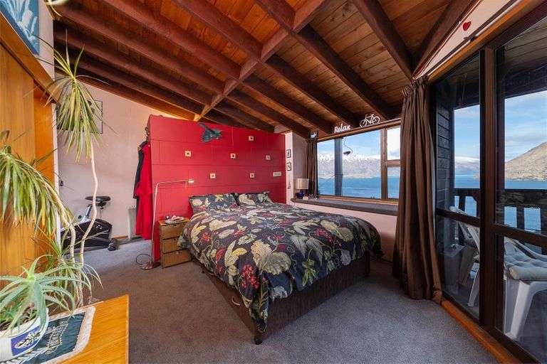 Photo of property in 7b Cameron Place, Fernhill, Queenstown, 9300