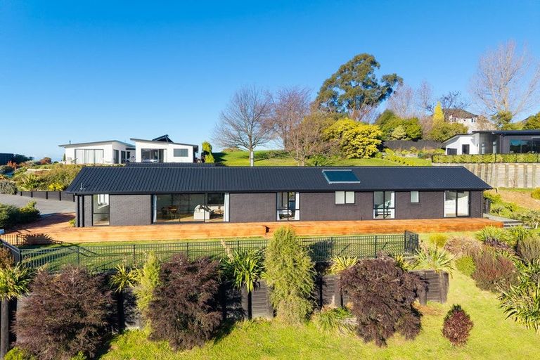 Photo of property in 19 Golf View Close, Fairhall, 7272