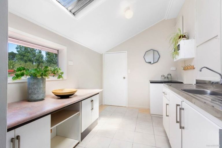 Photo of property in 2/42 Pomaria Road, Henderson, Auckland, 0610