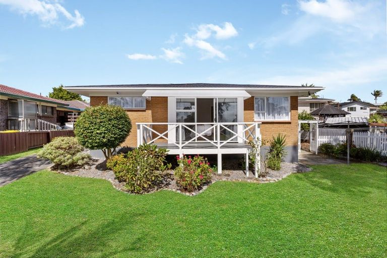 Photo of property in 1/38 Ballater Place, Highland Park, Auckland, 2010