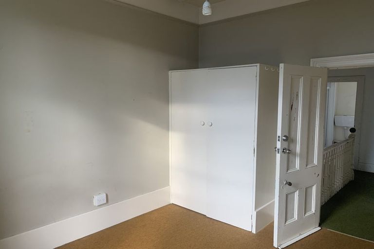 Photo of property in 8a Clermont Terrace, Kelburn, Wellington, 6012