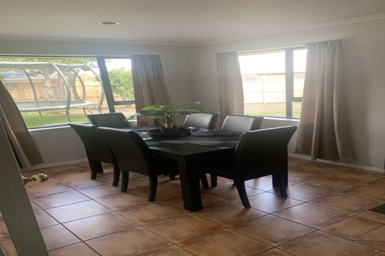 Photo of property in 9 Sandhurst Place, Nawton, Hamilton, 3200