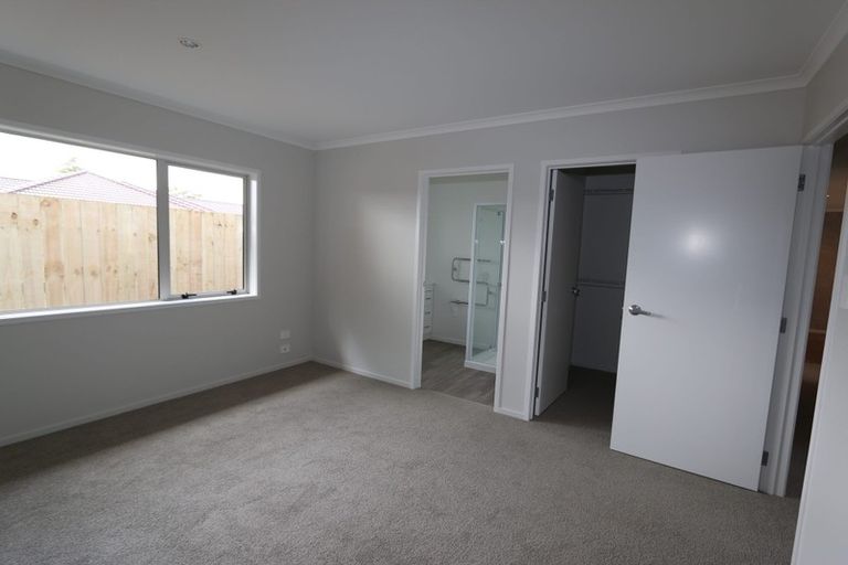 Photo of property in 15 Kennedy Lane, Hamilton East, Hamilton, 3216