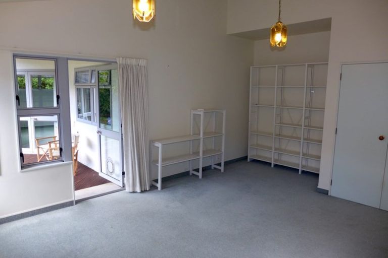 Photo of property in 135 Milton Road, Bluff Hill, Napier, 4110