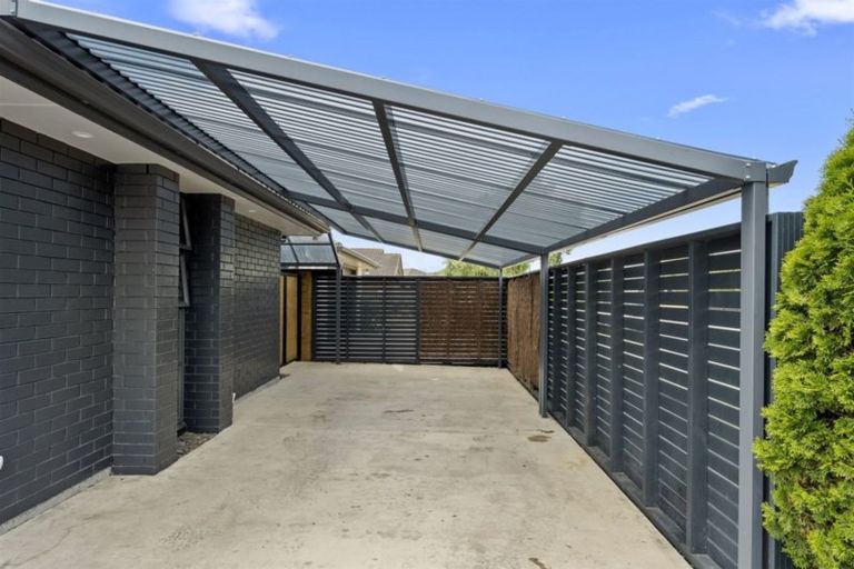 Photo of property in 18 Carrington Drive, Papamoa Beach, Papamoa, 3118