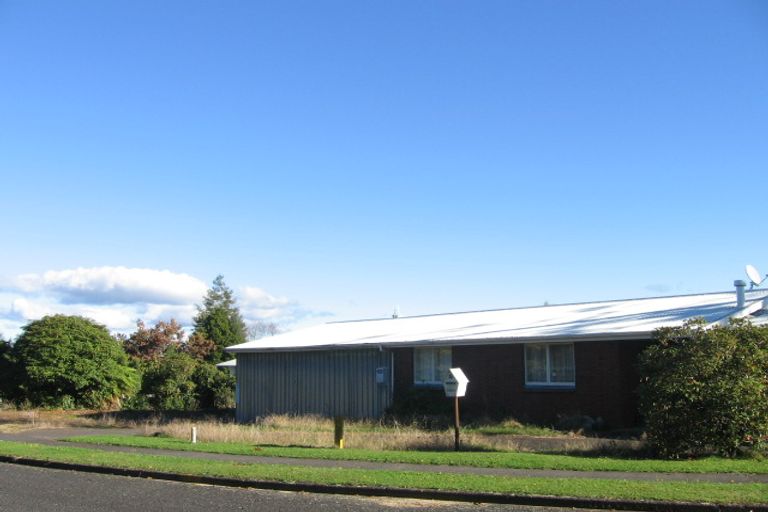 Photo of property in 15 Cobham Crescent, Tokoroa, 3420