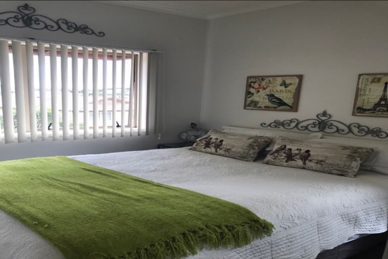 Photo of property in 36 Trimaran Drive, Gulf Harbour, Whangaparaoa, 0930