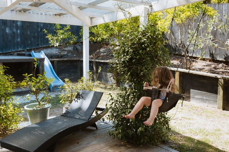 Photo of property in 46 Lavelle Road, Henderson, Auckland, 0612