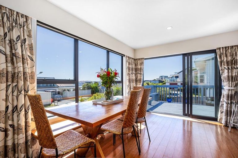 Photo of property in 6 Ettrick Grove, Papakowhai, Porirua, 5024