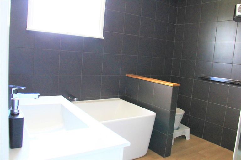 Photo of property in 61 Mill Road, Waimate, 7924