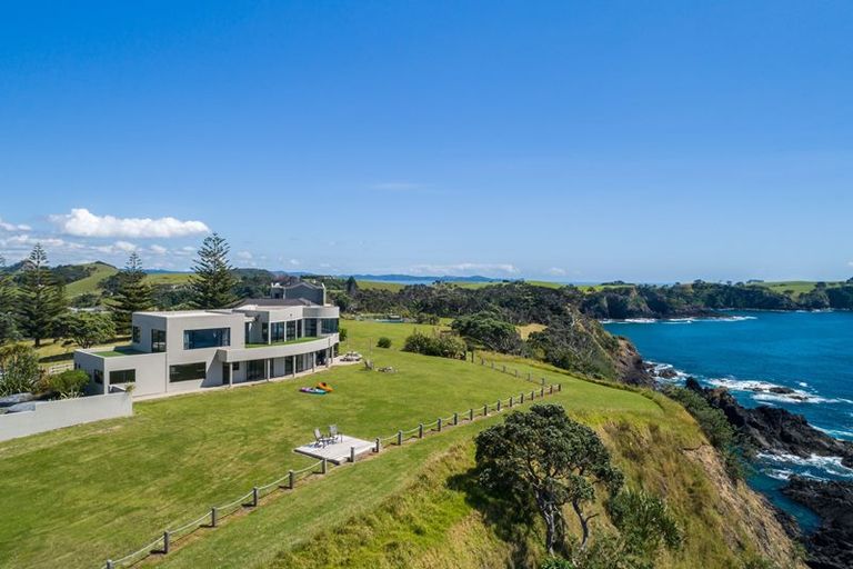 Photo of property in 696 Taiharuru Road, Taiharuru, Onerahi, 0192