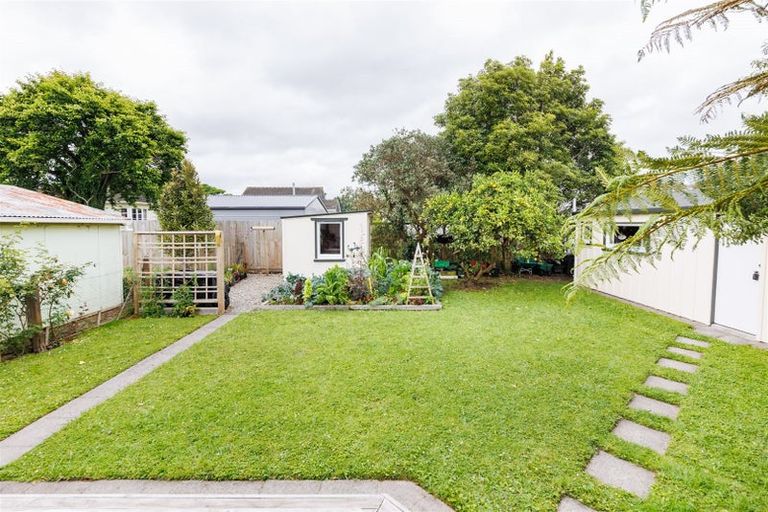 Photo of property in 55 Savage Crescent, West End, Palmerston North, 4412
