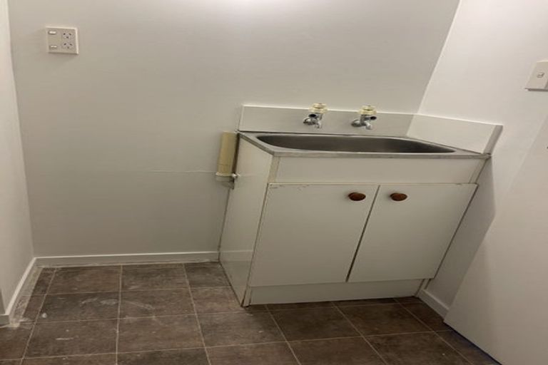 Photo of property in 48 Tiri Tiri Road, Birkdale, Auckland, 0626