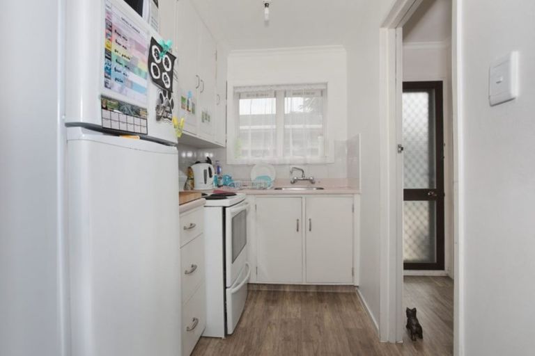 Photo of property in 2/297 Ruahine Street, Terrace End, Palmerston North, 4410