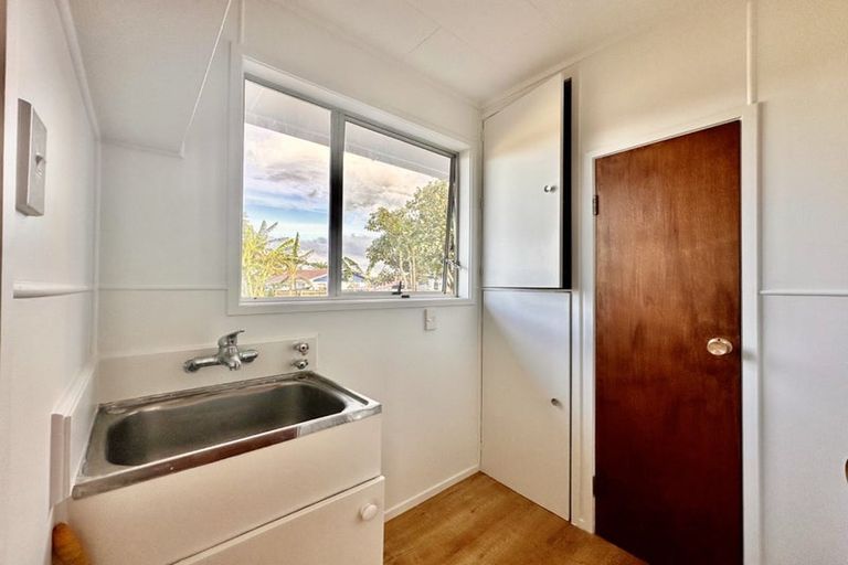 Photo of property in 38 Sharland Avenue, Manurewa, Auckland, 2102