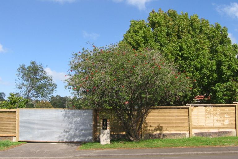 Photo of property in 100 Solar Road, Glen Eden, Auckland, 0602
