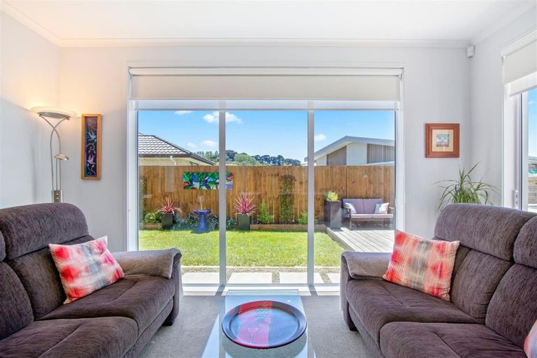 Photo of property in 4 Trevally Place, Snells Beach, 0920