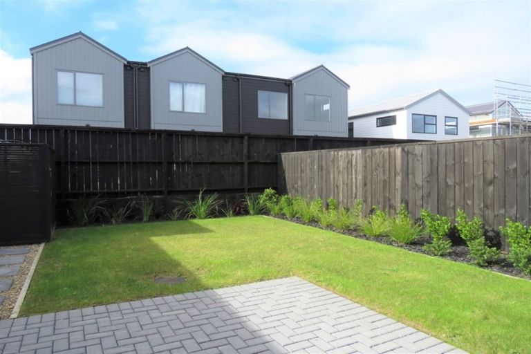 Photo of property in 21 Wai Place, One Tree Point, 0118