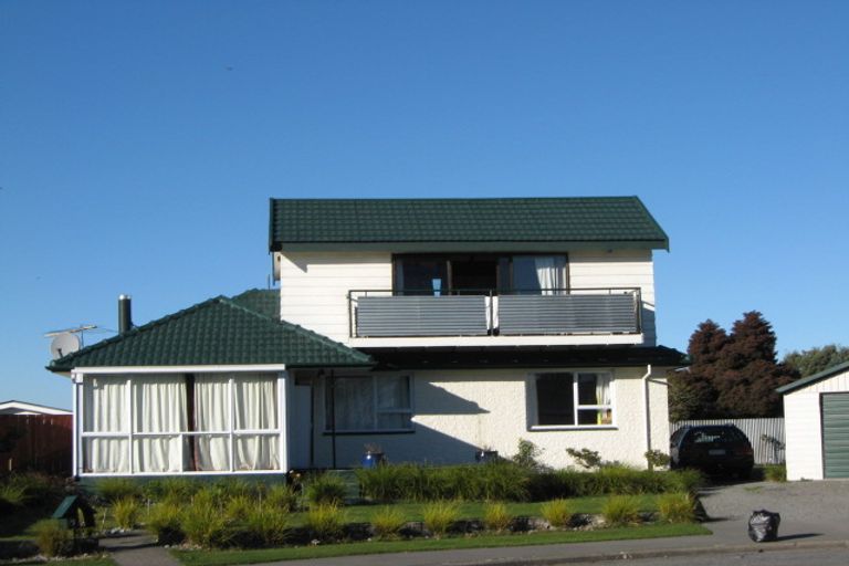 Photo of property in 9 Lomax Place, Islington, Christchurch, 8042