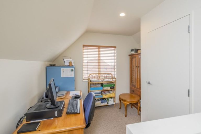 Photo of property in Rangeview Villas, 10/9 Fuller Close, Levin, 5510