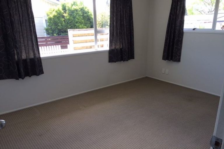 Photo of property in 12 Damian Way, Weymouth, Auckland, 2103