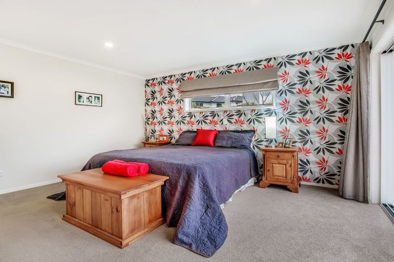 Photo of property in 37 Capriana Drive, Karaka, Papakura, 2113